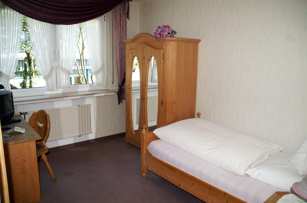 Hotel Restaurant Bieberstuben Менден Екстер'єр фото