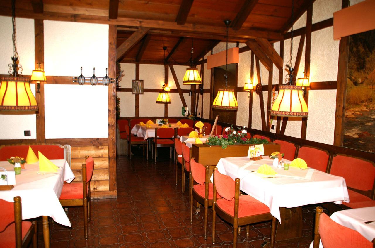 Hotel Restaurant Bieberstuben Менден Екстер'єр фото